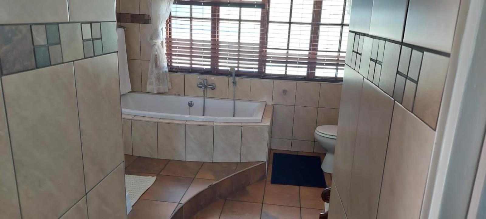 12 On Vaal Drive Guesthouse Vanderbijlpark Extérieur photo