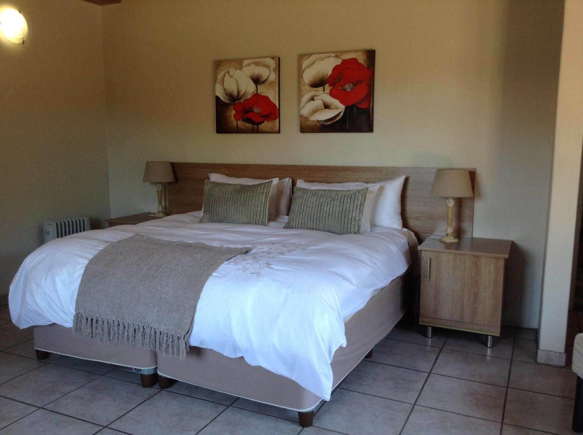 12 On Vaal Drive Guesthouse Vanderbijlpark Chambre photo