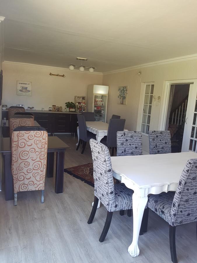 12 On Vaal Drive Guesthouse Vanderbijlpark Extérieur photo